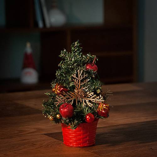 Tamanhos, Medidas e Dimensões do produto Árvore de Mesa Decorada já é Natal 21cm - Orb Christmas