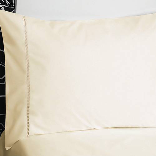 Tamanhos, Medidas e Dimensões do produto Fronha para Body Pillow Bege com Ponto Palito 50x150cm - Percal 233 Fios - Plumasul