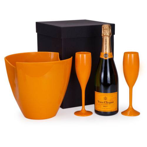 Tamanhos, Medidas e Dimensões do produto Kit Champagne Veuve Clicquot Ponsardin Brut 750ml + 1 Geleira e 2 Taças
